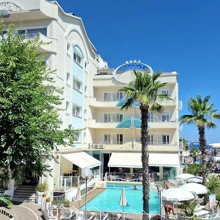 Luxor Beach Boutique Hotel Cattolica Eksteriør billede